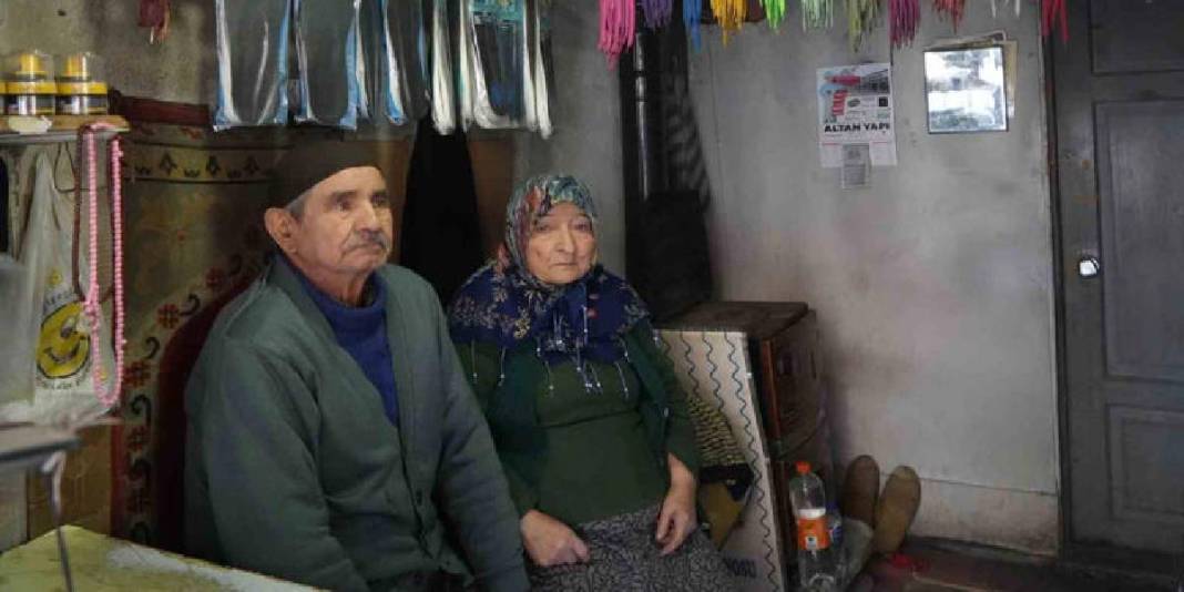 6 metrekarede 64 yıllık emek: Eşi olmadan dükkanını asla açmıyor 2